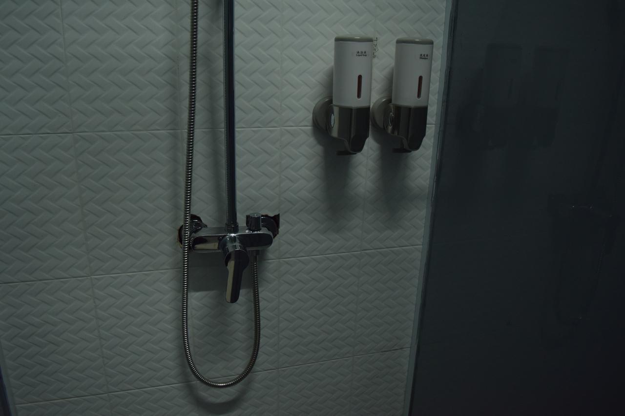 21 Hostel Янгон Экстерьер фото